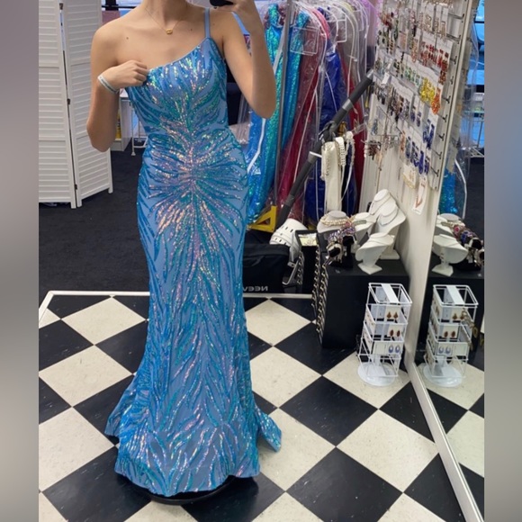 Jovani Prom Dress! Size 2, no alterations. - Picture 2 of 4